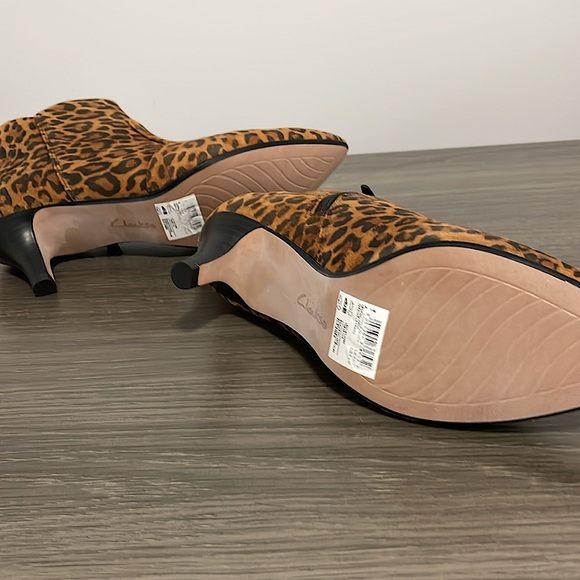 Clark’s Leopard Print Booties (Ankle Boots) - Picture 5 of 11